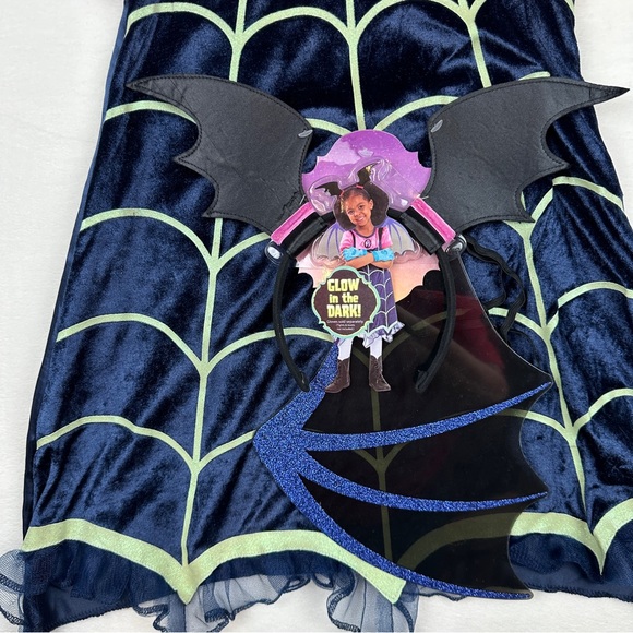 Girls Vampirina Costume Size 4-6X Bootiful Dress, Wings & Headband Glow In Dark - Picture 12 of 15